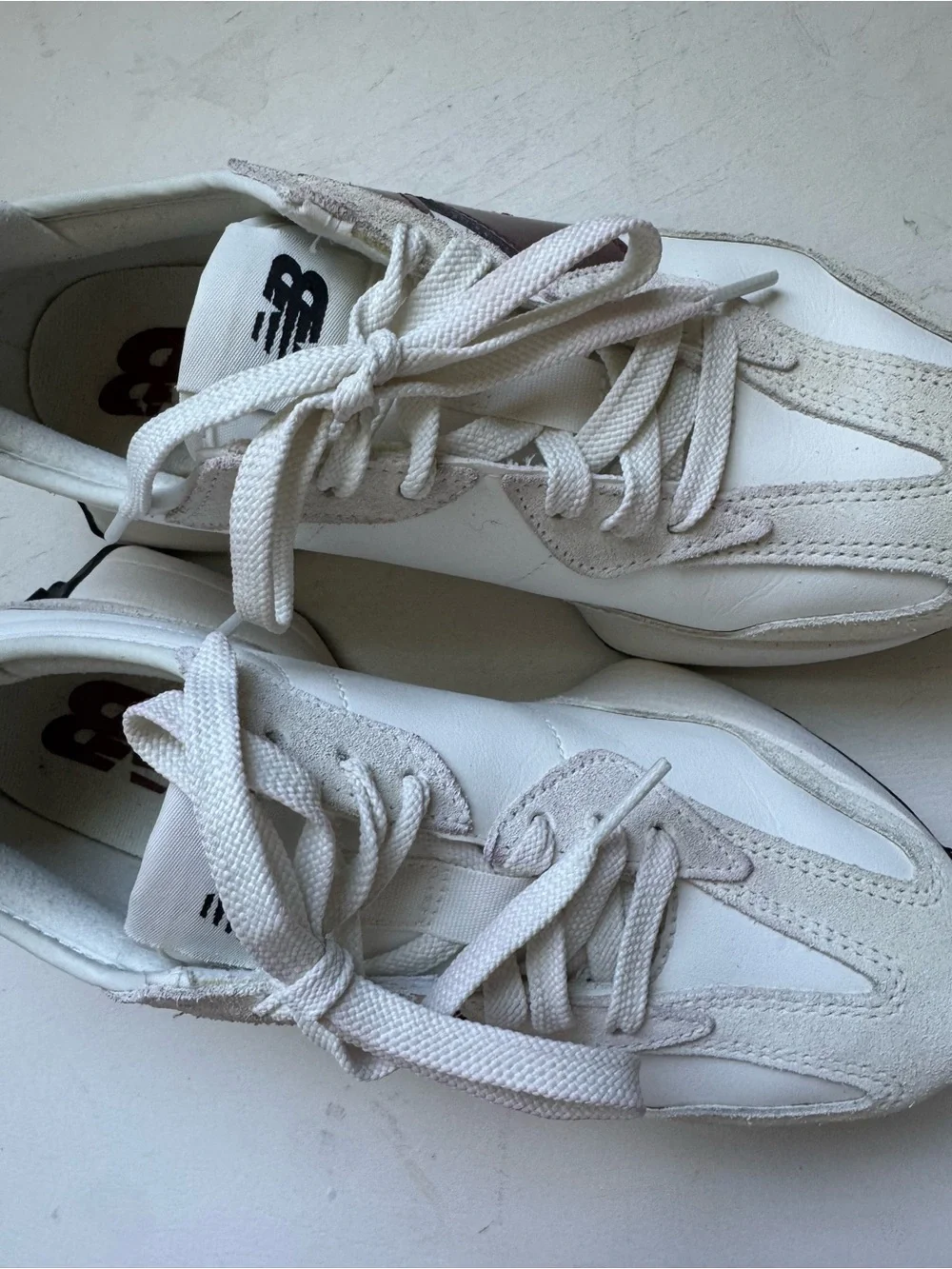 New Balance 327 Sneakers